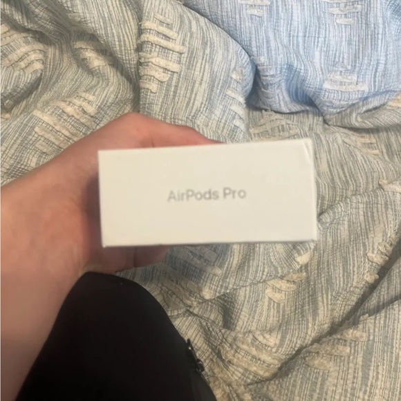 Apple AirPods Pro Wireless Earbuds - White